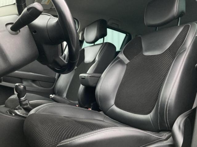 Renault Clio image 9