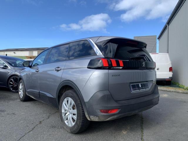 Peugeot 5008 image 9