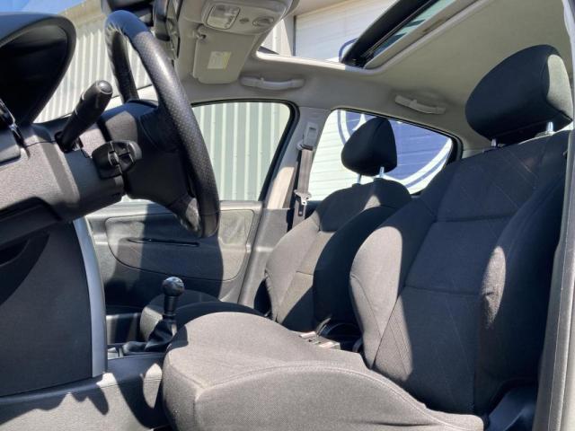 Peugeot 207 image 8