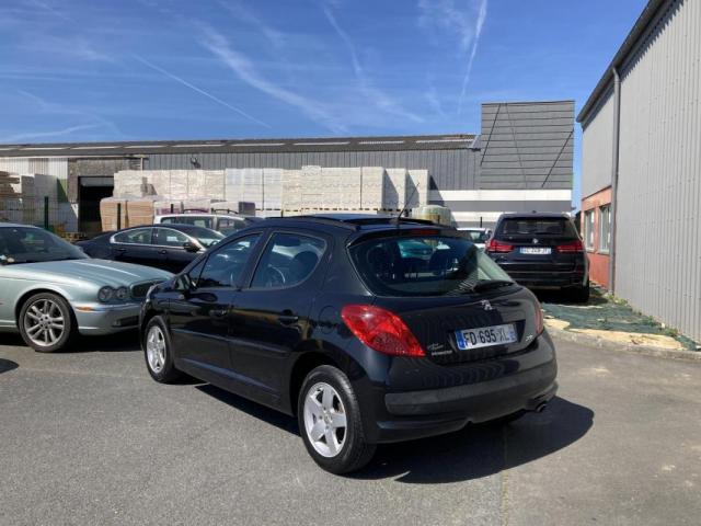 Peugeot 207 image 2