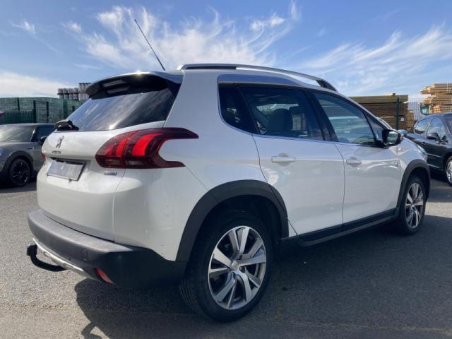 Peugeot 2008 image 2