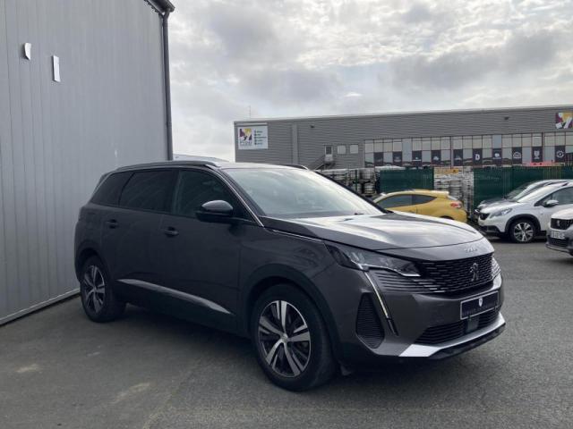 Peugeot 5008 image 1