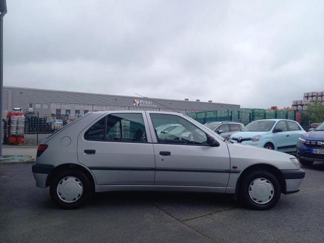 Peugeot 306 image 8