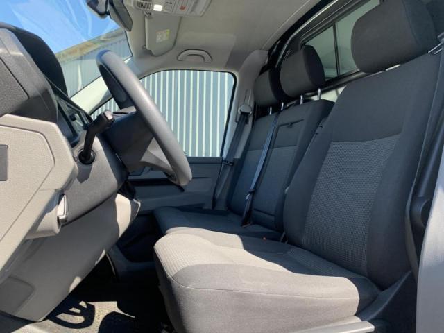 Volkswagen Transporter image 2