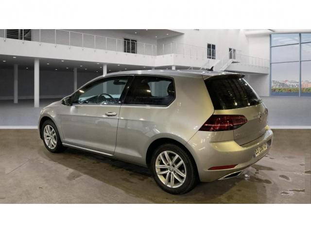 Volkswagen Golf image 6