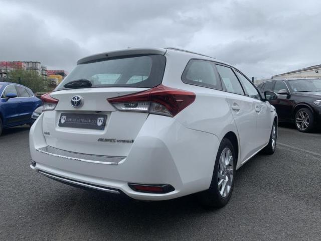 Toyota Auris image 4