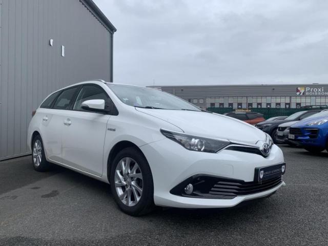 Toyota Auris image 1