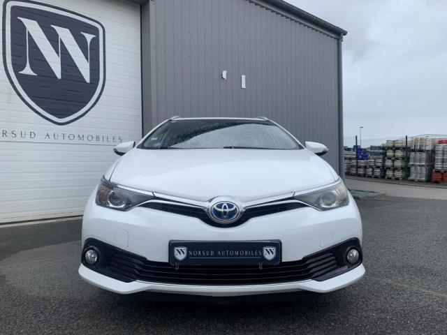 Toyota Auris image 9