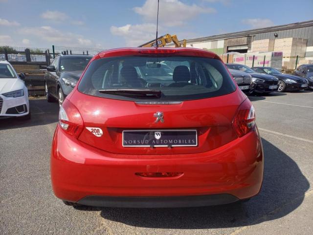 Peugeot 208 image 1
