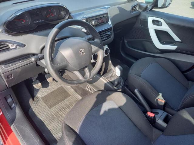 Peugeot 208 image 8