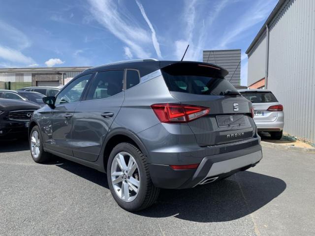 Seat Arona image 2