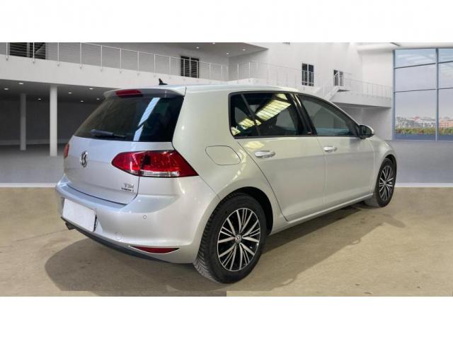 Volkswagen Golf image 9