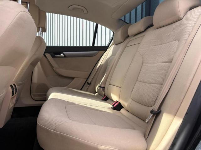 Volkswagen Passat image 1