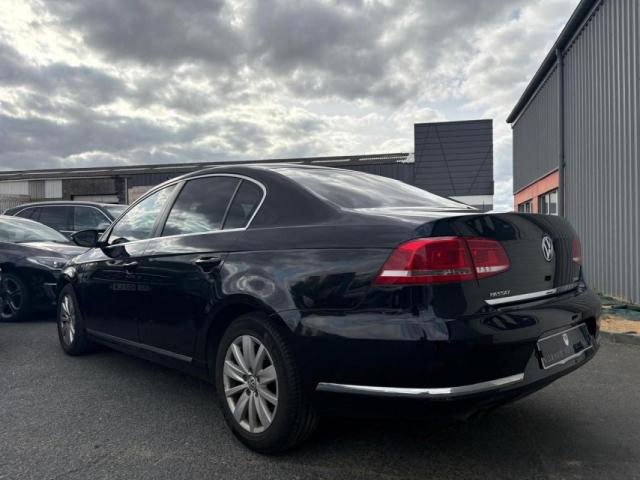 Volkswagen Passat image 9