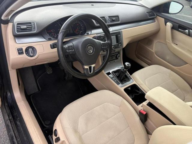 Volkswagen Passat image 3