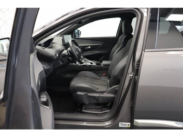 Peugeot 3008 image 2