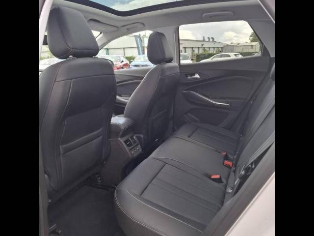 Opel Grandland X image 1