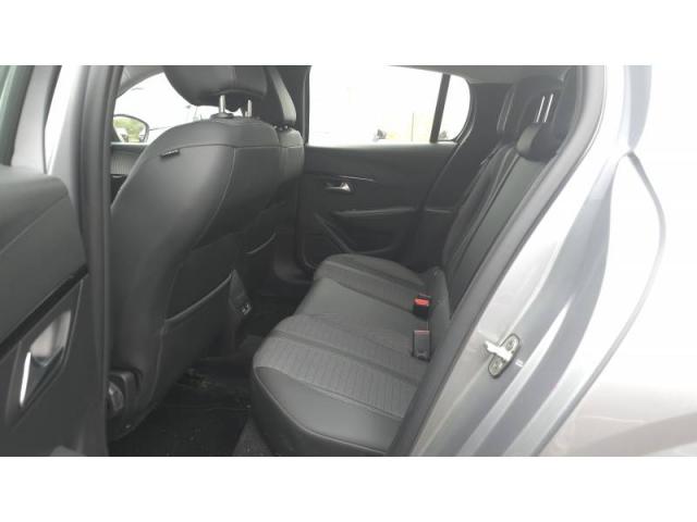 Peugeot 208 image 2