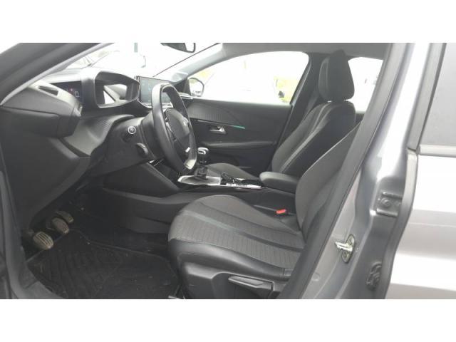 Peugeot 208 image 5