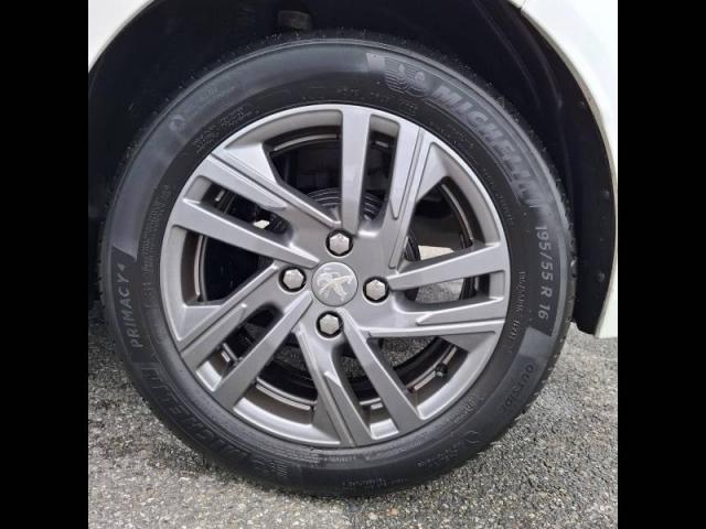 Peugeot 208 image 3