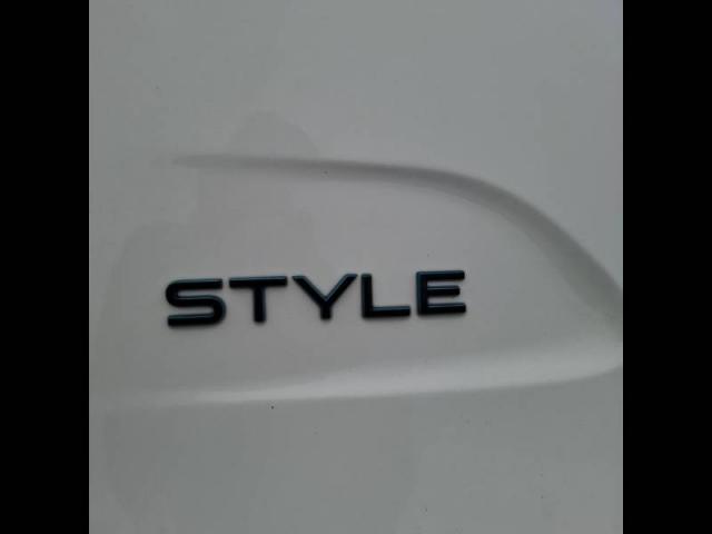 Peugeot 208 image 5