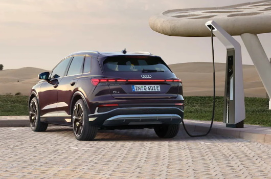 AUDI Q4 E TRON