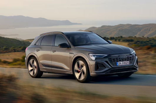 AUDI Q8 E TRON