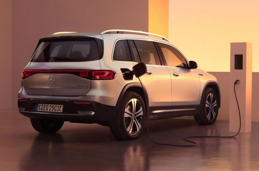 MERCEDES BENZ EQB